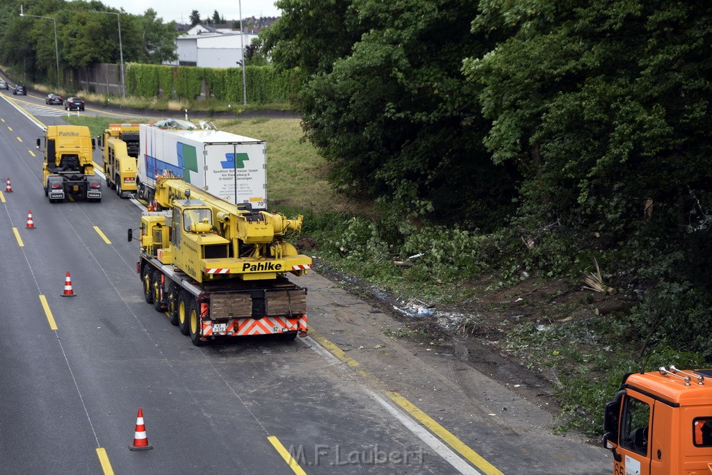 Schwerer VU A 3 Rich Oberhausen Hoehe AK Leverkusen P887.JPG - Miklos Laubert